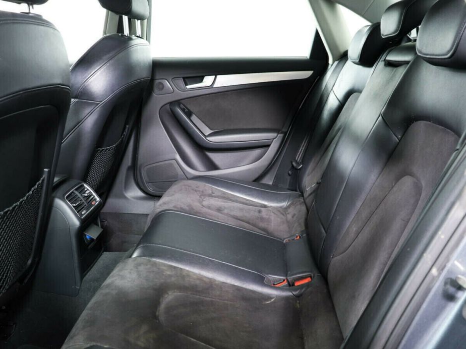 Audi A4, 2.0 л, Робот, 2011 фото 1