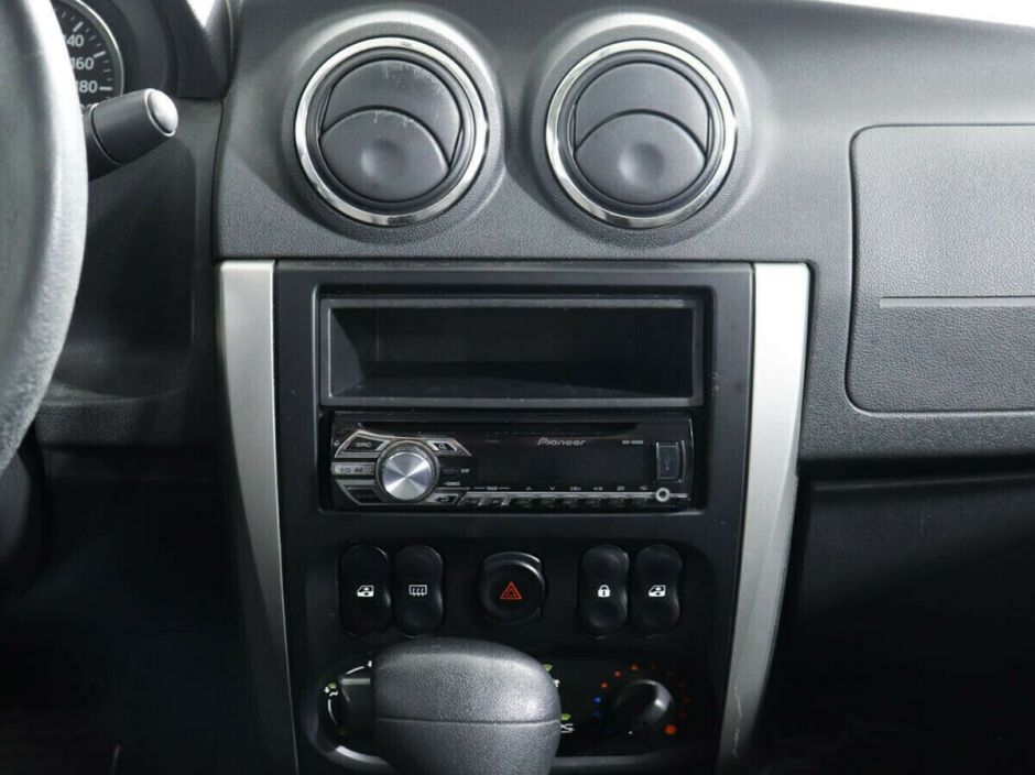 Nissan Almera, 1.6 л, АТ, 2014 фото 2