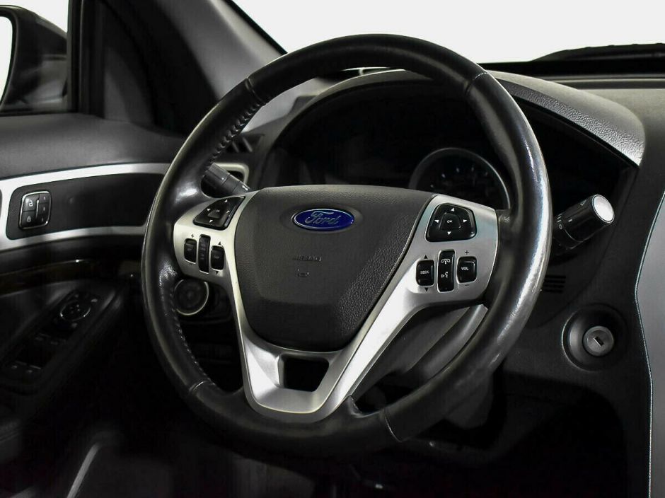Ford Explorer, 3.5 л, АТ, 2012 фото 8