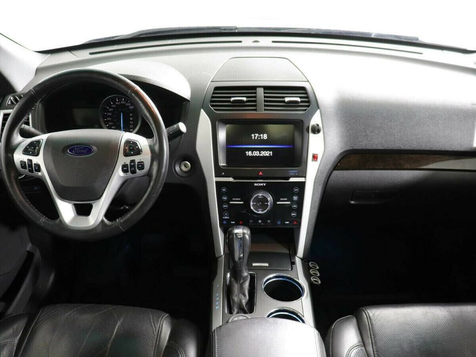 Ford Explorer, 3.5 л, АТ, 2015 фото 9