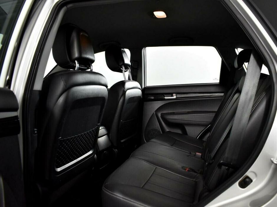 Kia Sorento, 2.4 л, АТ, 2011 фото 2