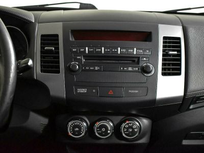 Mitsubishi Outlander, 2.0 л, CVT, 2010 фото 8