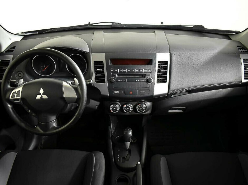 Mitsubishi Outlander, 2.0 л, Вариатор, 2010 фото 9