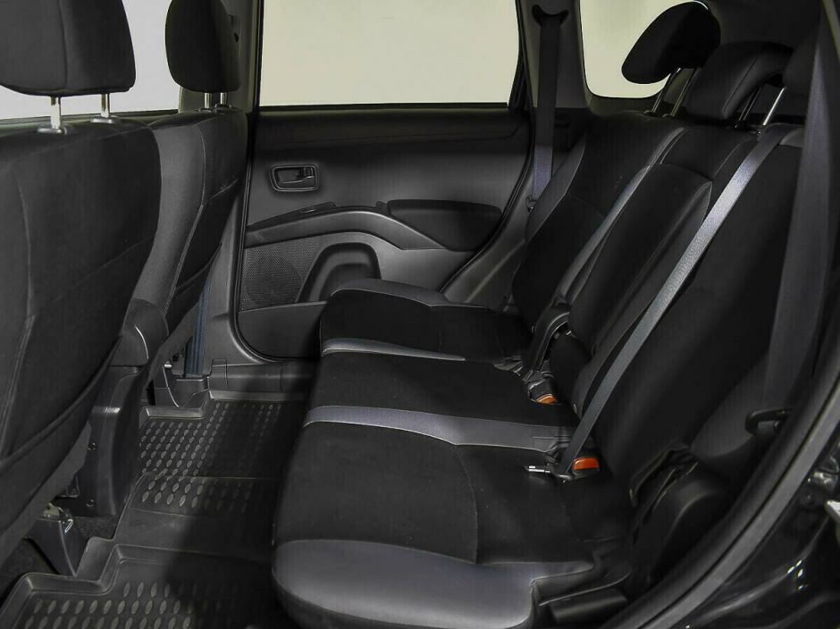 Mitsubishi Outlander, 2.0 л, Вариатор, 2010 фото 2