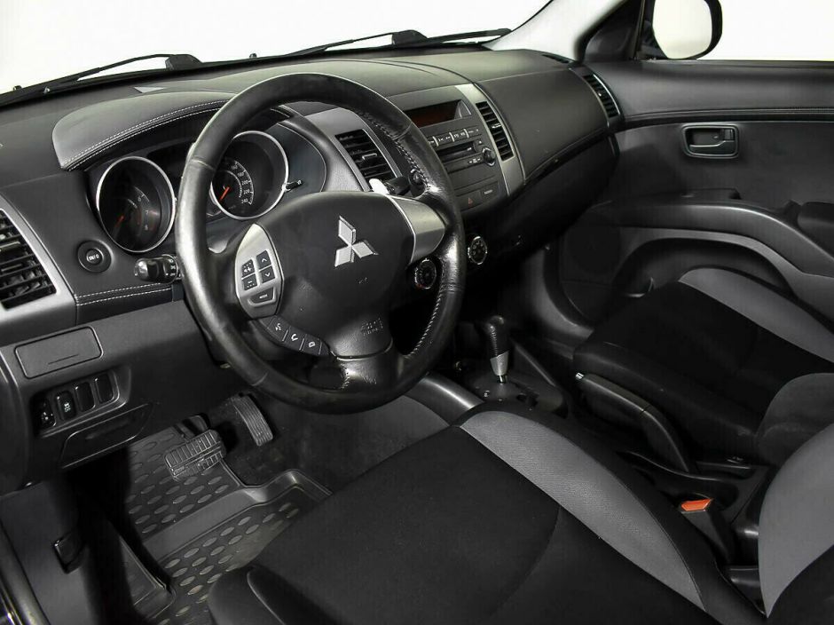Mitsubishi Outlander, 2.0 л, Вариатор, 2010 фото 1