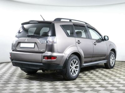 Mitsubishi Outlander, 2.0 л, CVT, 2011 фото 5