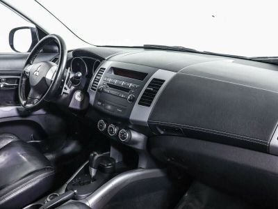 Mitsubishi Outlander, 2.0 л, CVT, 2011 фото 9