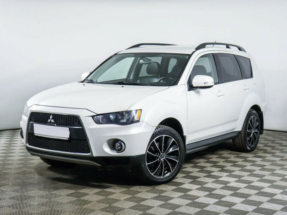 Mitsubishi Outlander, 2.0 л, Вариатор, 2011 фото 3