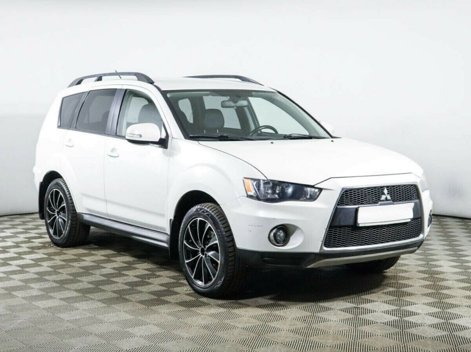 Mitsubishi Outlander, 2.0 л, Вариатор, 2011 фото 4