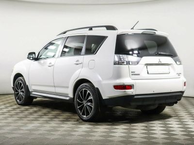 Mitsubishi Outlander, 2.0 л, CVT, 2011 фото 6