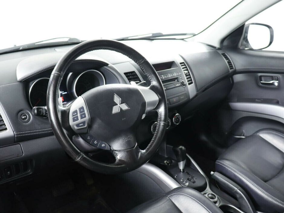 Mitsubishi Outlander, 2.0 л, Вариатор, 2011 фото 9