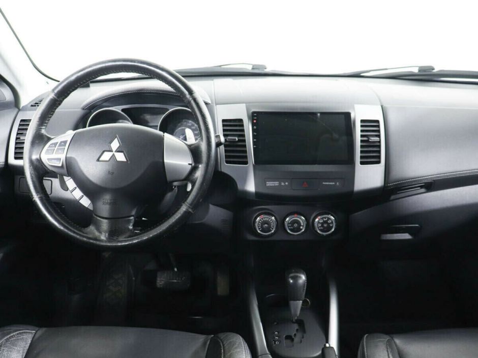Mitsubishi Outlander, 2.0 л, Вариатор, 2011 фото 7