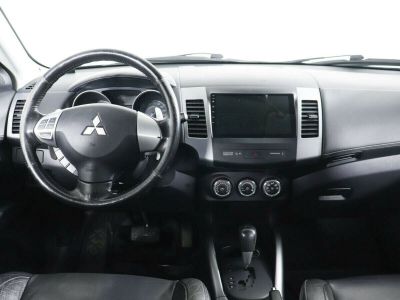 Mitsubishi Outlander, 2.0 л, CVT, 2011 фото 7