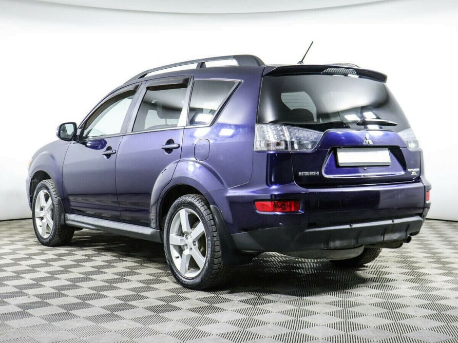 Mitsubishi Outlander, 2.0 л, Вариатор, 2011 фото 6