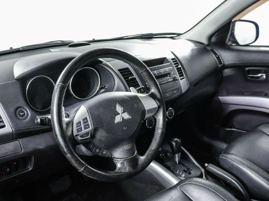 Mitsubishi Outlander, 2.0 л, Вариатор, 2011 фото 2