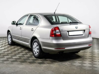 Skoda Octavia, 1.4 л, МКПП, 2012 фото 6