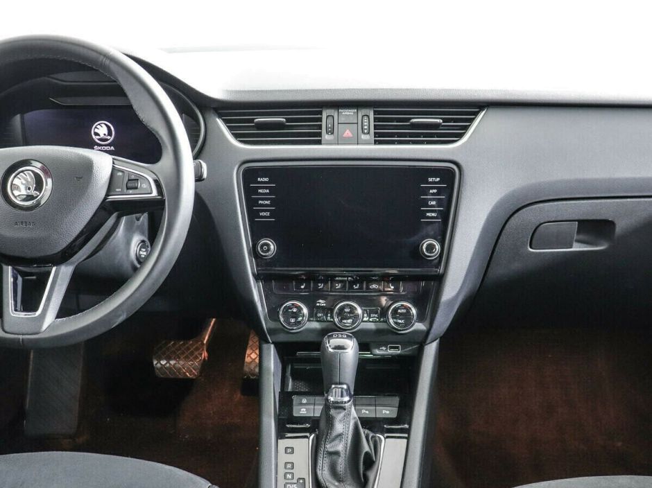 Skoda Octavia, 1.8 л, Робот, 2017 фото 2