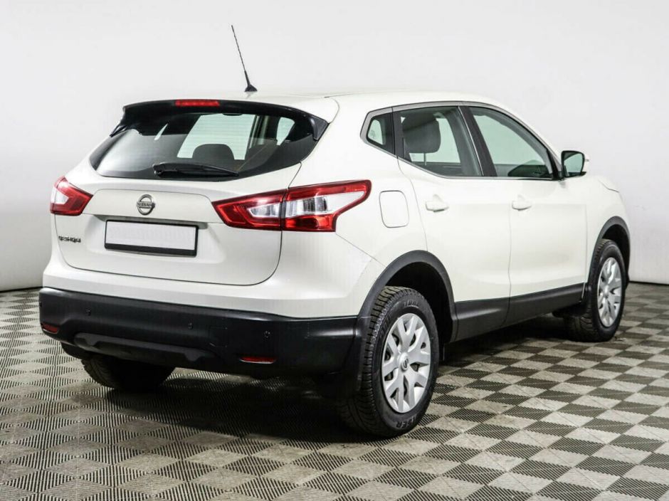 Nissan Qashqai, 2.0 л, Вариатор, 2015 фото 5