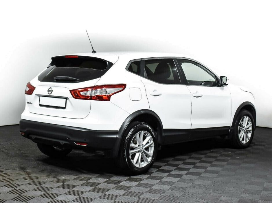 Nissan Qashqai, 2.0 л, Вариатор, 2015 фото 5