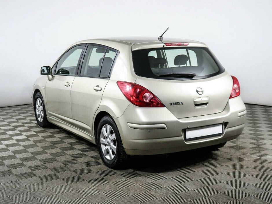 Nissan Tiida, 1.6 л, АТ, 2013 фото 6