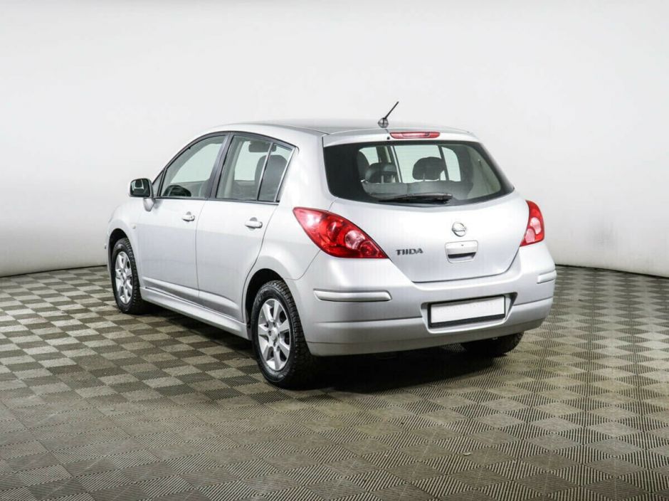 Nissan Tiida, 1.6 л, АТ, 2013 фото 6