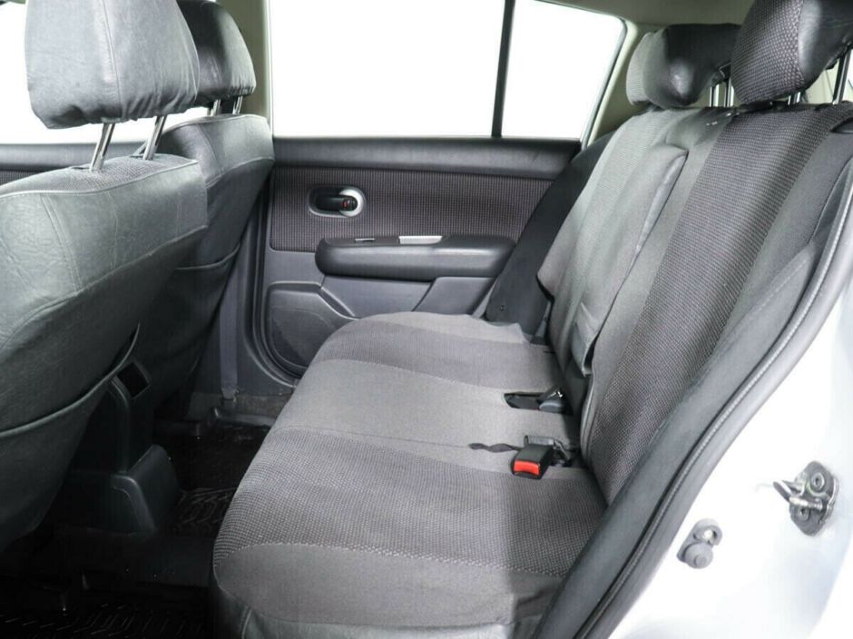 Nissan Tiida, 1.6 л, АТ, 2013 фото 1