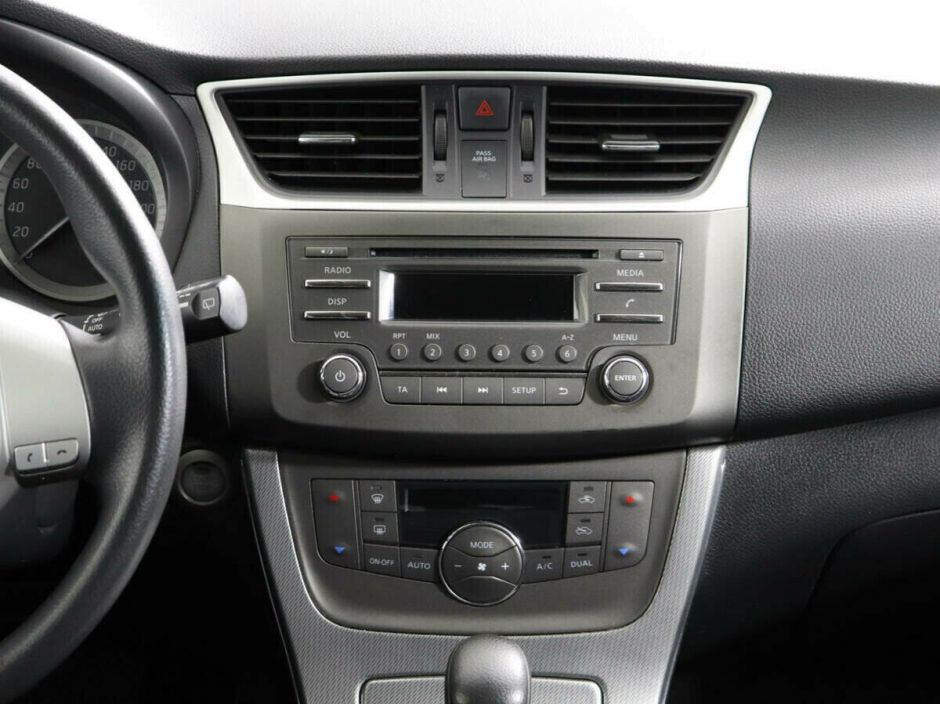 Nissan Tiida, 1.6 л, Вариатор, 2015 фото 8