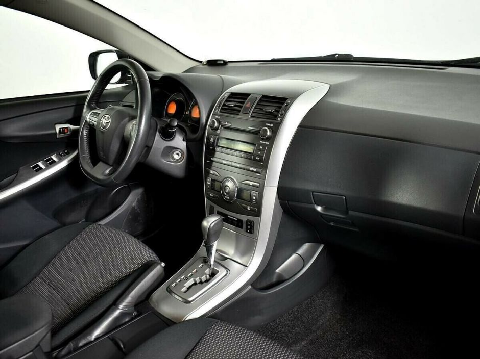 Toyota Corolla, 1.6 л, АТ, 2011 фото 1