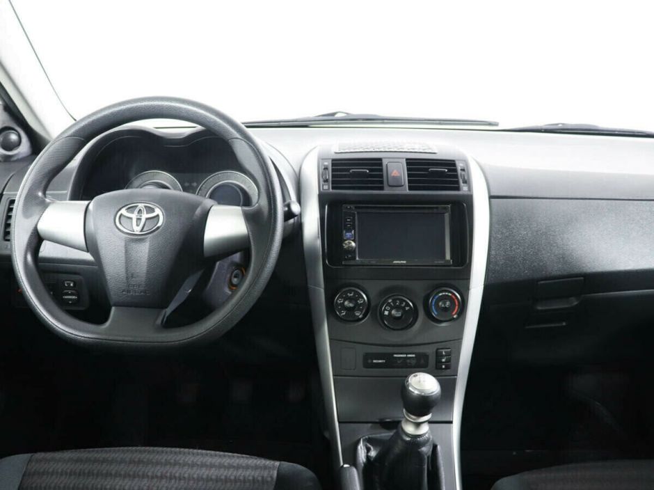 Toyota Corolla, 1.6 л, МТ, 2011 фото 1
