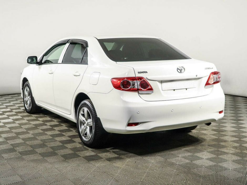 Toyota Corolla, 1.6 л, МТ, 2011 фото 6