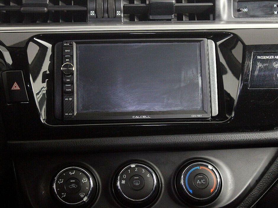 Toyota Corolla, 1.6 л, МТ, 2013 фото 8