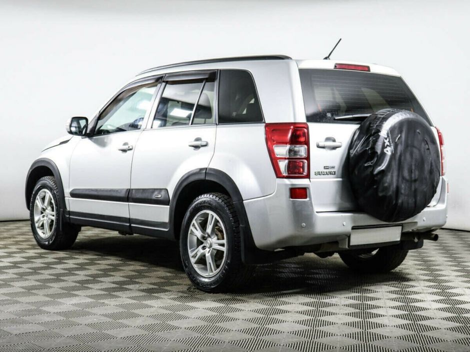 Suzuki Grand Vitara, 2.4 л, АТ, 2011 фото 4