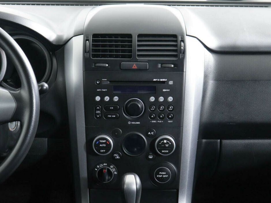 Suzuki Grand Vitara, 2.4 л, АТ, 2010 фото 8