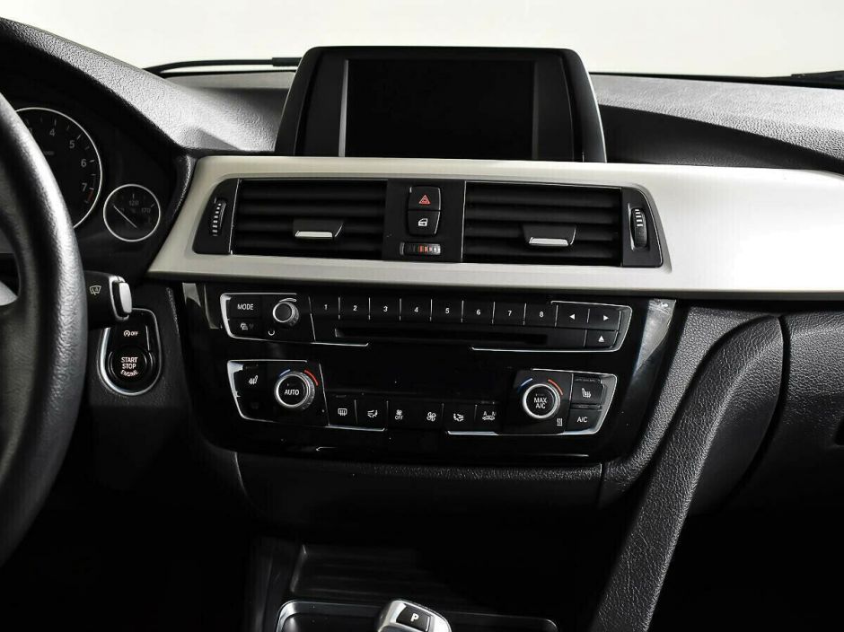 BMW 3 серии, 1.5 л, АТ, 2015 фото 12