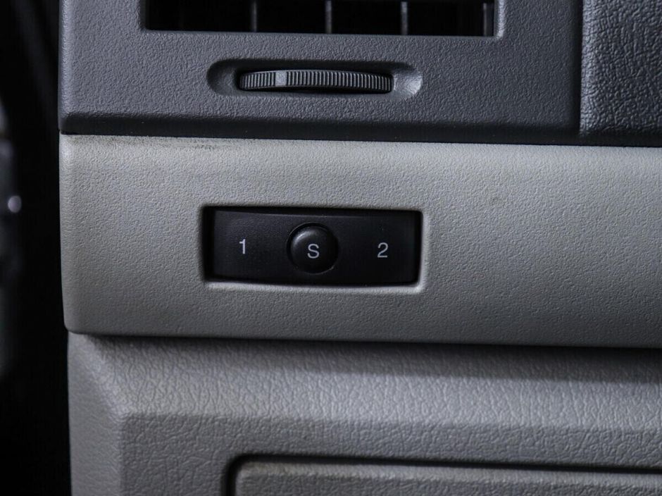 Jeep Cherokee, 2.8 л, АТ, 2011 фото 2