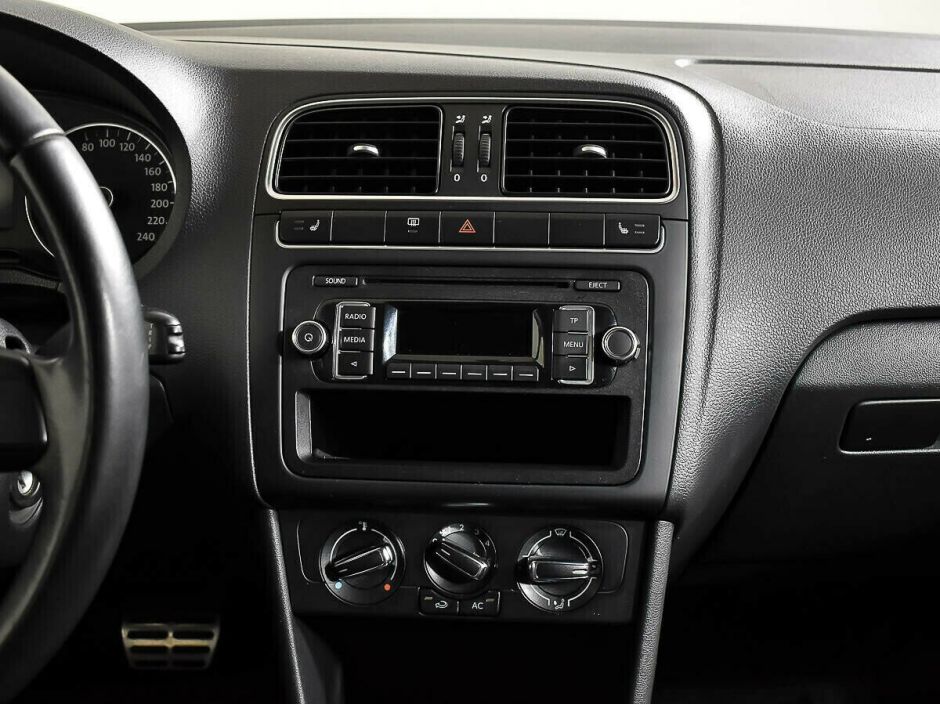 Volkswagen Polo, 1.4 л, Робот, 2011 фото 1