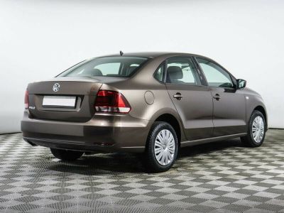 Volkswagen Polo, 1.6 л, МКПП, 2016 фото 6