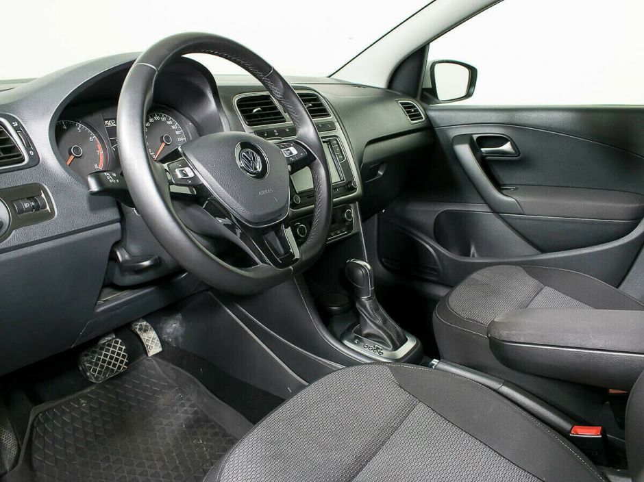 Volkswagen Polo, 1.4 л, Робот, 2018 фото 9
