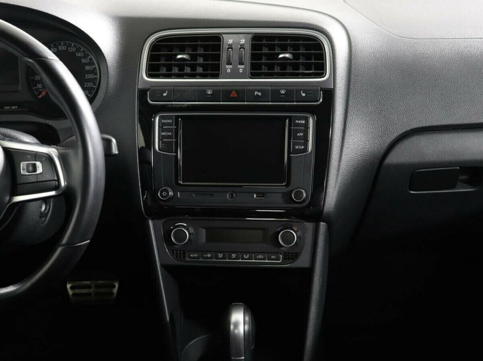 Volkswagen Polo, 1.6 л, АТ, 2018 фото 1