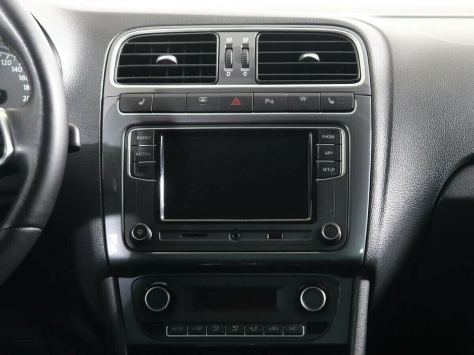 Volkswagen Polo, 1.6 л, АТ, 2018 фото 9