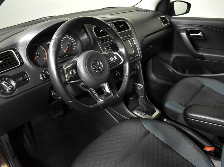 Volkswagen Polo, 1.4 л, Робот, 2017 фото 7
