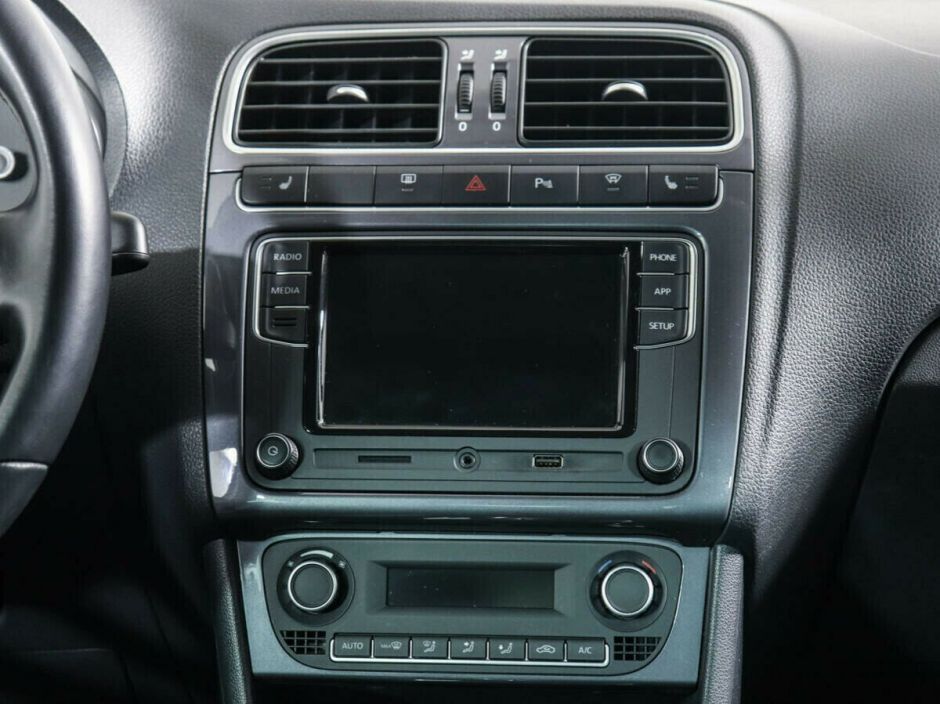 Volkswagen Polo, 1.6 л, АТ, 2017 фото 9