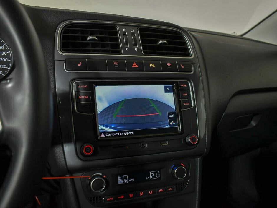 Volkswagen Polo, 1.6 л, АТ, 2018 фото 2