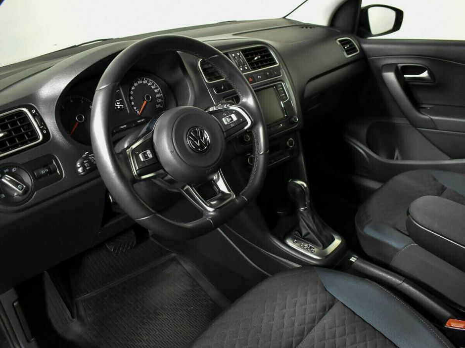 Volkswagen Polo, 1.6 л, АТ, 2018 фото 1
