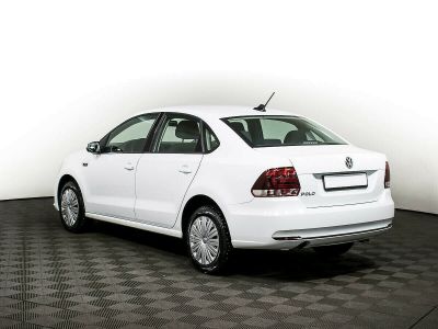 Volkswagen Polo, 1.6 л, МКПП, 2016 фото 6