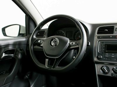 Volkswagen Polo, 1.6 л, МКПП, 2016 фото 9