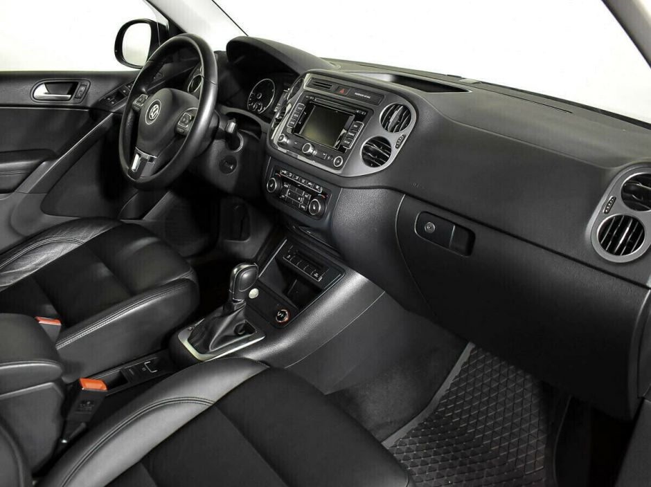 Volkswagen Tiguan, 2.0 л, АТ, 2012 фото 2