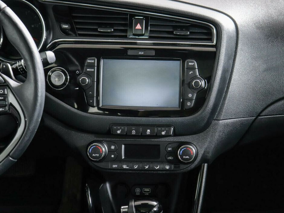 Kia Ceed, 1.6 л, Робот, 2017 фото 2