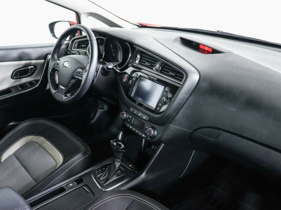 Kia Ceed, 1.6 л, Робот, 2017 фото 1