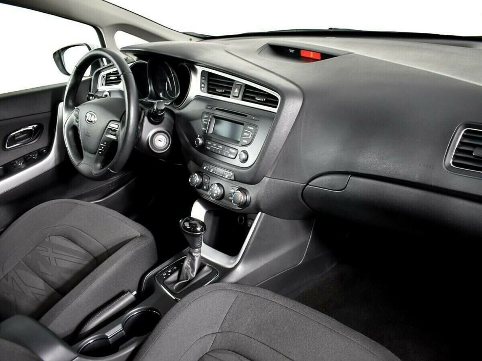Kia Ceed, 1.6 л, Робот, 2018 фото 2